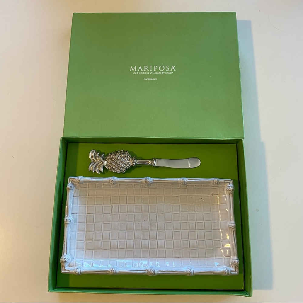Mariposa (NWT) Tropical Cheese/Butter Dish with Silver Pineapple Knife